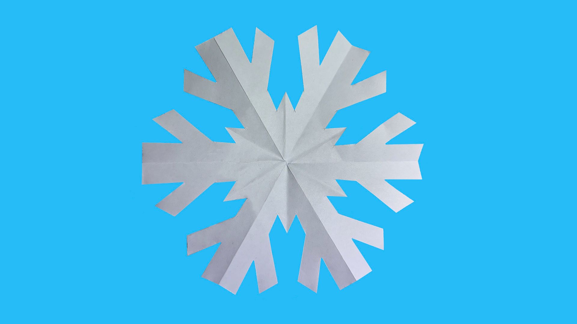 Как сделать снежинку из бумаги. Легкий способ как сделать снежинку. Новогодняя поделка
