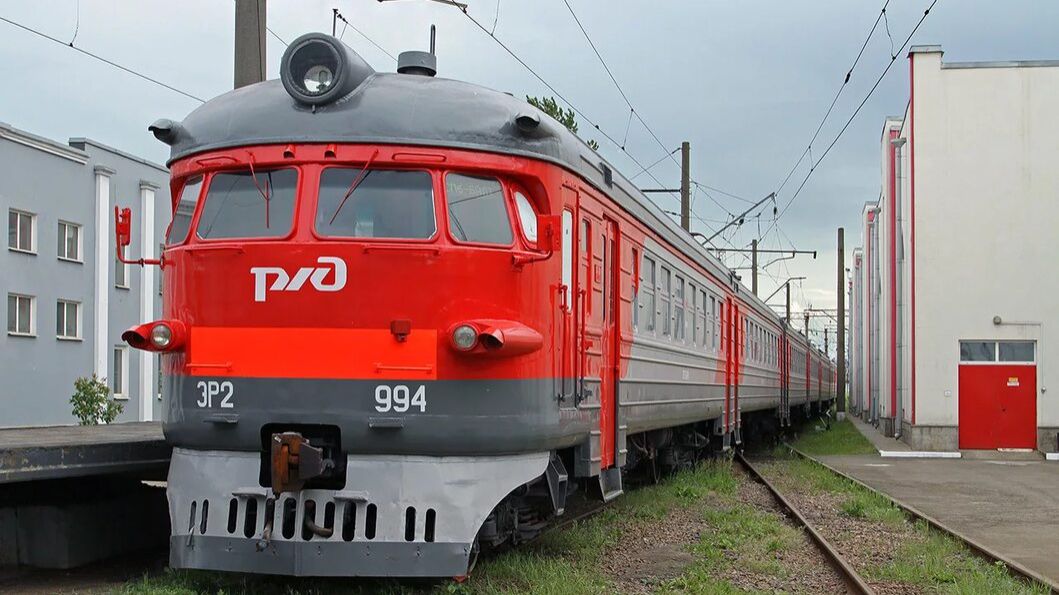 Электровоз - ЭР 2.