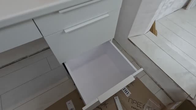 Сиренево-белая детская. Этап 3. Наполнение, фасады, регулировка.