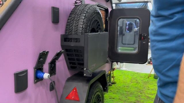 Супер прицеп-капля Pacer Brumby родом из Сибири