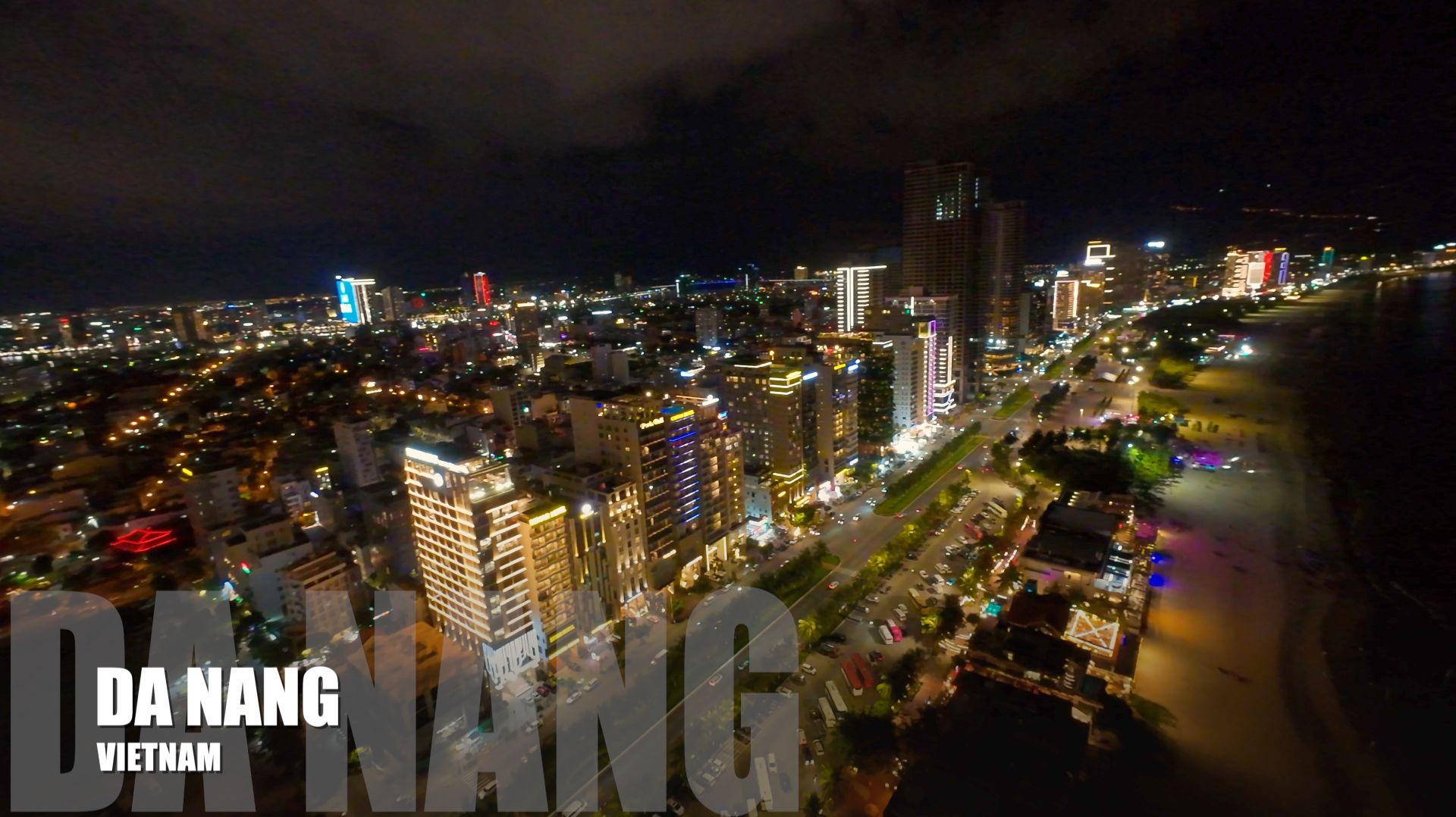 Пляж Муй Кхе ночью – 4K DJI Avata FPV | Огни Дананга, отели на крыше и ночная жизнь