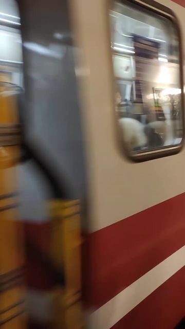 Юбилейный 81-722.1/723.1/724.1 на Владимирской в Петербургском метрополитене