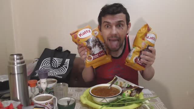 МУКБАНГ БОРЩ ДОМАШНИЙ / СПАСИБО РУСЛАНУ И АНОНИМУ / КУПИЛ КОШКЕ ГОРУ СУХОГО КОРМА Katty В ПЯТЕРОЧКЕ