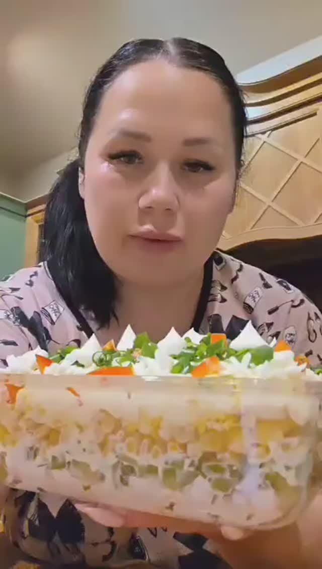 Вкусный салат "Мария" на праздничный стол.