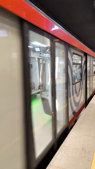 Поезд "Москва 2024" на станции "Новаторская" Троицкой линии