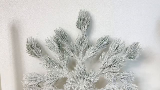 Хвойная композиция СНЕЖИНКА - СОСНОВЫЕ КИСТОЧКИ заснеженная, литая хвоя (100% PE), 36 см, 682692