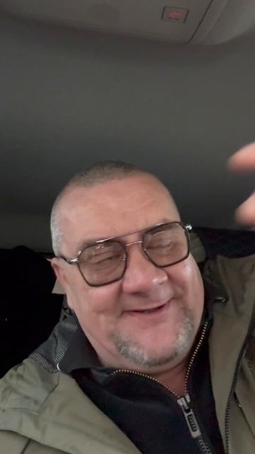 Пока сын главы Рады ест пиццу его папка гасит украинцев