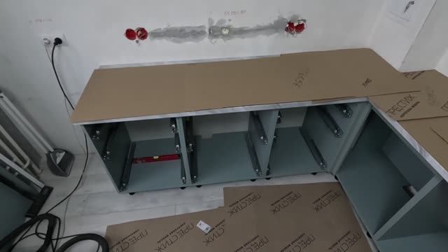 Зелёная кухня (3). Сборка нижних корпусов, левая сторона, угол.