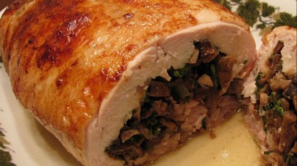 Рулет из курицы с грибами
