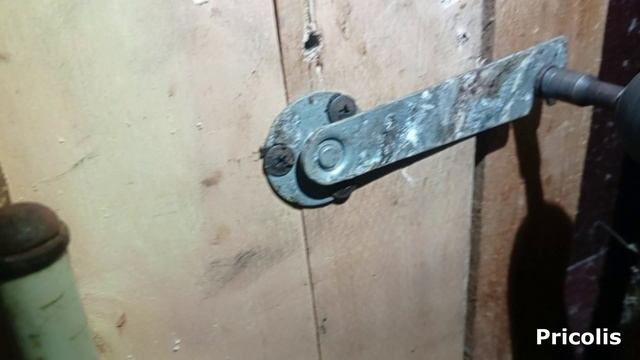 Как сделать внутреннюю дверку для кур