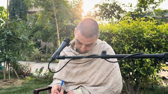 Ашрая в Дхаме'25:  ШБ. 2.1.22. Е. М. Девакинандана дас. 2025.10.11