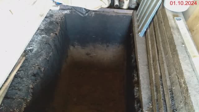 Яма для погреба. Усадьба.