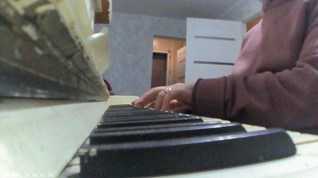 Пианино: транспонирование "Как под горкой" из До-мажора в Ре-мажор