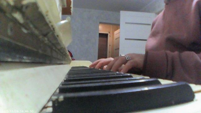 Пианино: транспонирование "Жили у бабуси" из До-мажор в Ре-мажор