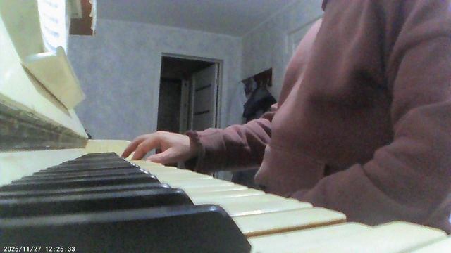 Пианино: продолжаю разучивать "Лейся песня на просторе"