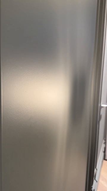 Гостиная 2026: стильные идеи с дюралюминиевыми молдингами и безвоздушным окрашиванием