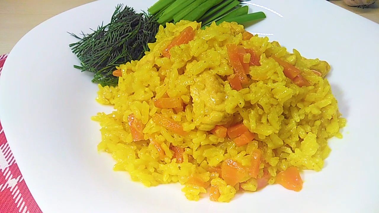 ПЛОВ на сковороде с курицей, получается с первого раза.