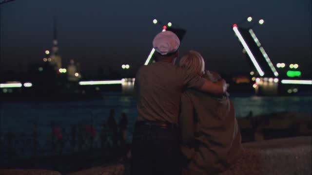 ВСТРЕЧНОЕ ТЕЧЕНИЕ - 4 серия