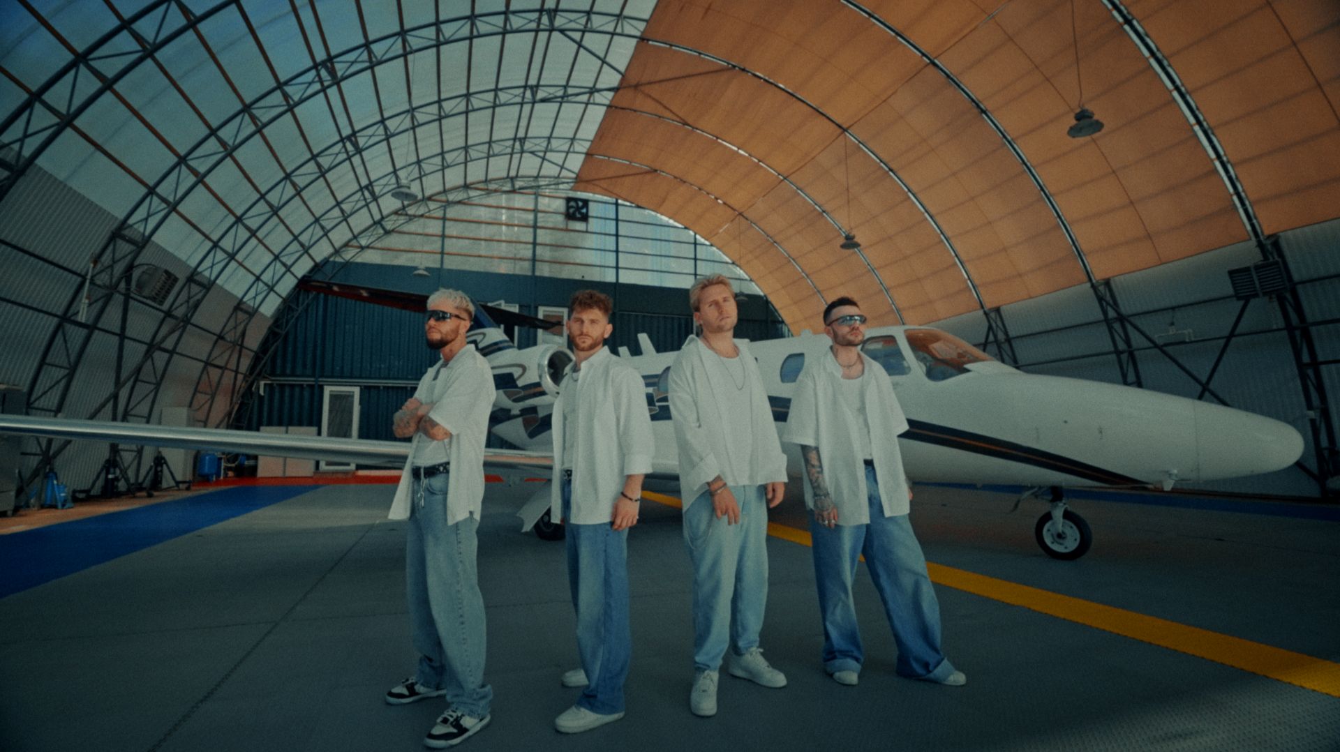 X4 - Всё ещё люблю (official video)