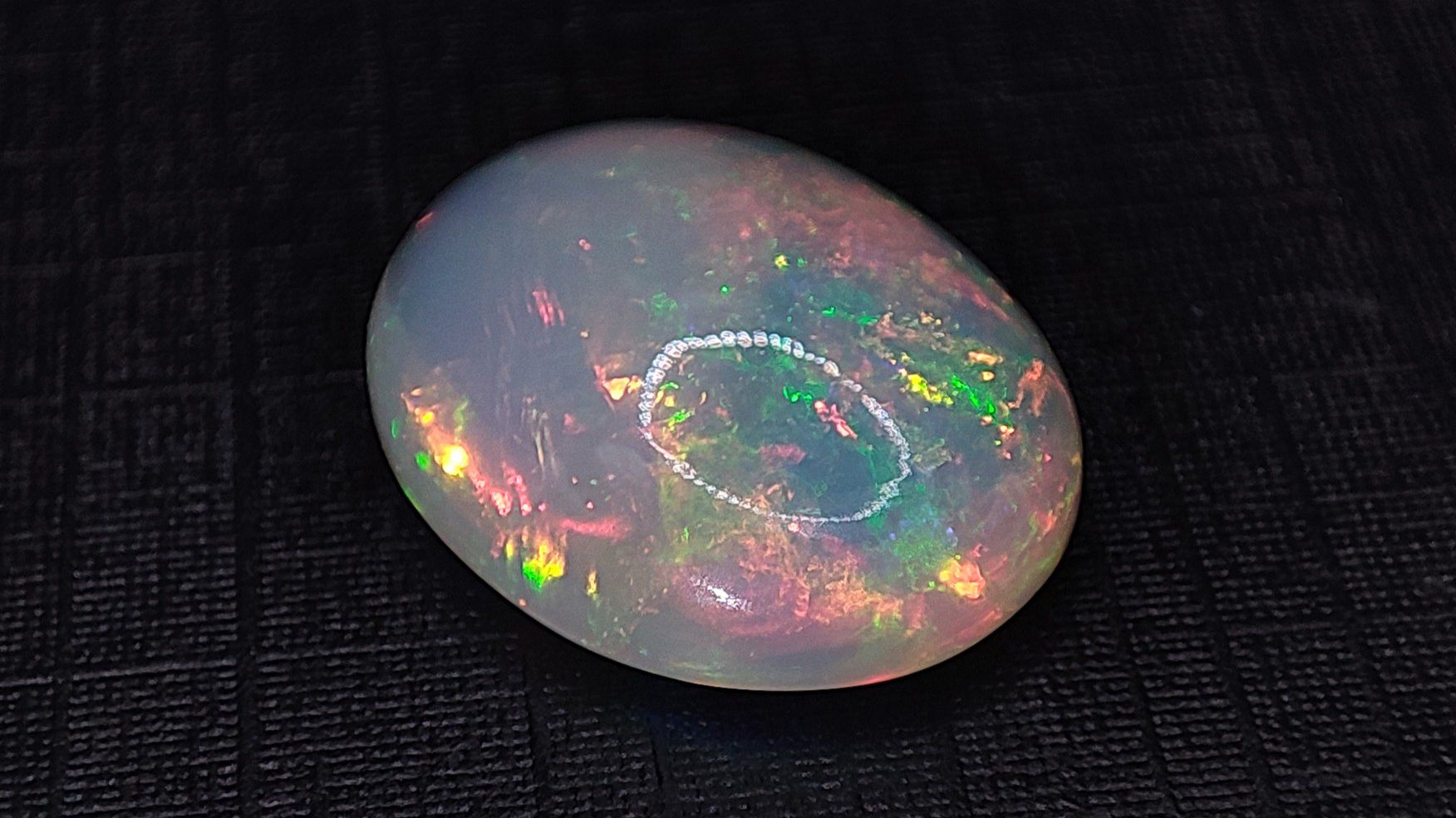 Опал овал 6.67 ct. Эфиопия  + гемм. заключение