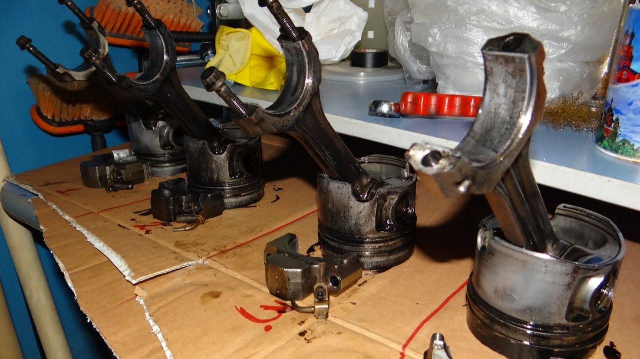 Ушатанный коленвал | Стертые в 0 вкладыши | Снимаю поршни | Капиталка Часть 8