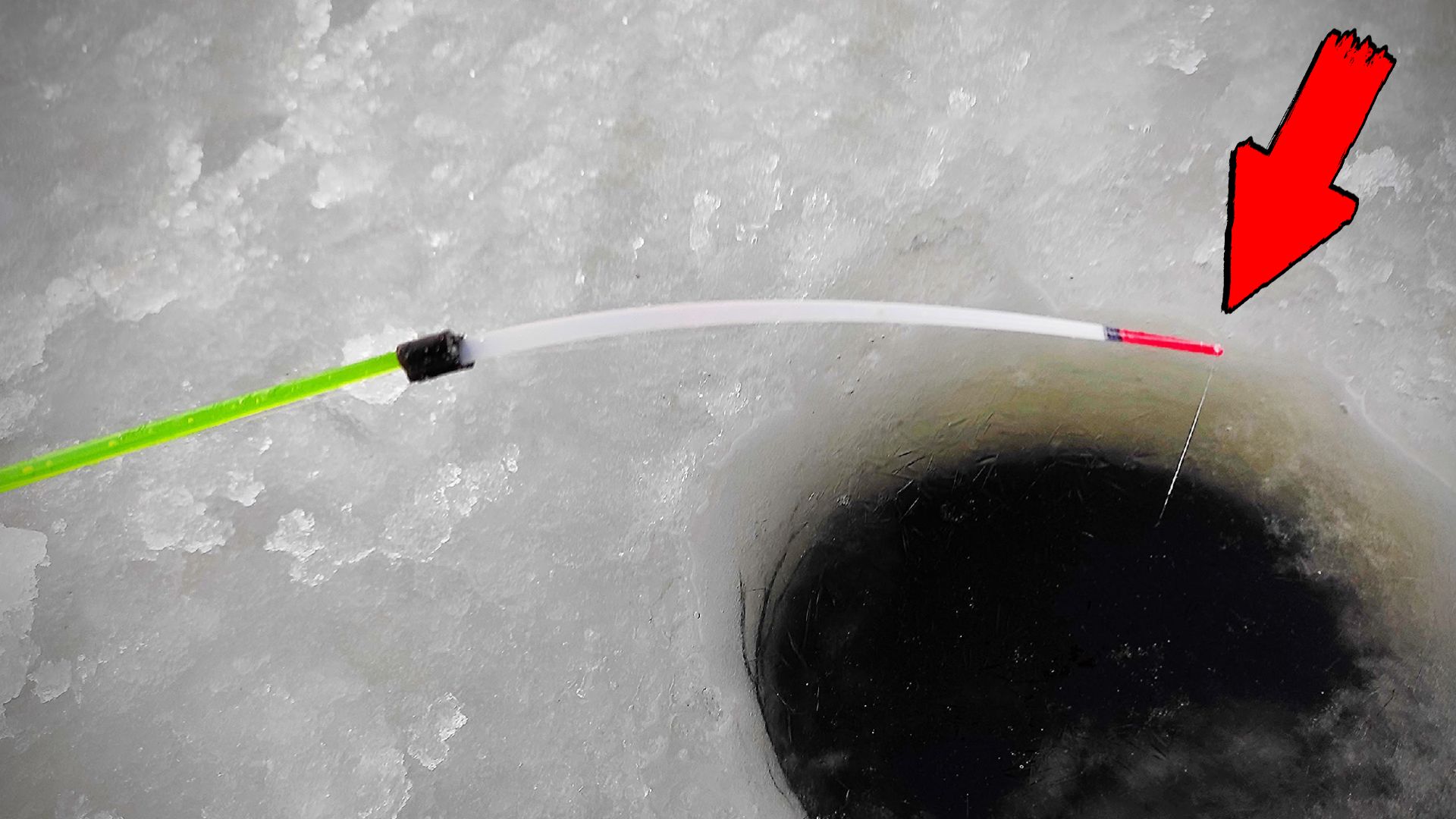 ПЕРВЫЙ ЛЁД 2025-26 УДИВИЛ! Разбурил русло РЕКИ и вот кто КЛЮЁТ! Рыбалка 2025