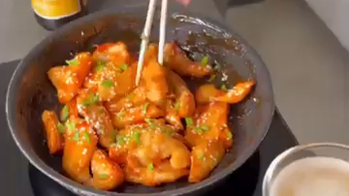 Курица в кисло-сладком соусе...🍗😋    Рецепт ⤵️