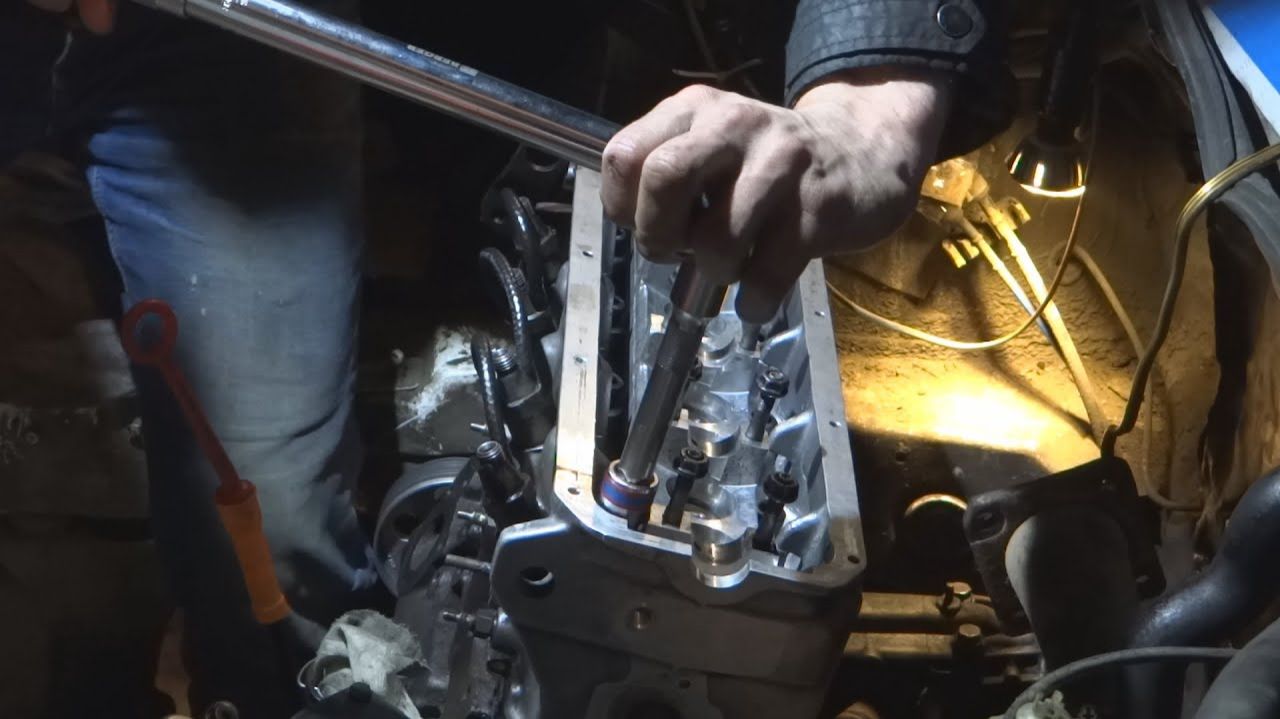 Собираем ГБЦ и устанавливаем ее на блок | Капиталка двигателя Часть 20