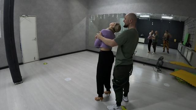 2025-11-29 Занятие 3 Суббота (4) ZOUK обучение Lera🐆LEO, GX011431