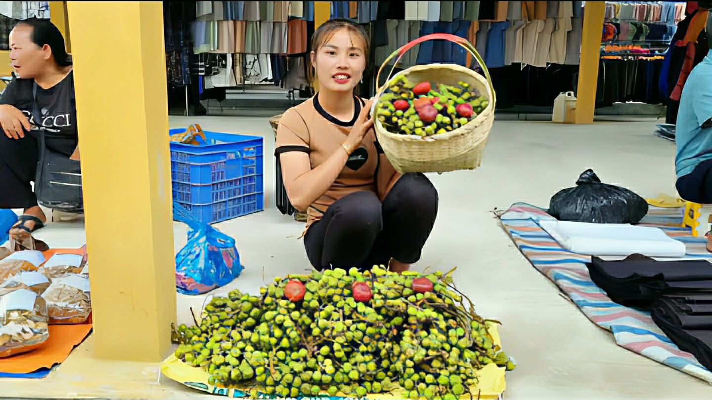 Жизнь Дуонг: Начало. Собираю в лесу различные овощи, фрукты и зелень для продажи на рынке