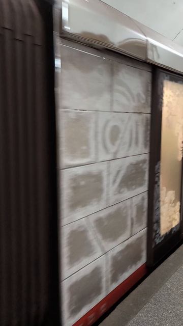 "Ледяной" поезд на  станции Киевская 2025