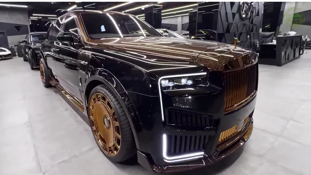 Rolls Royce Cullinan 2025. Ультра люксовый седан.