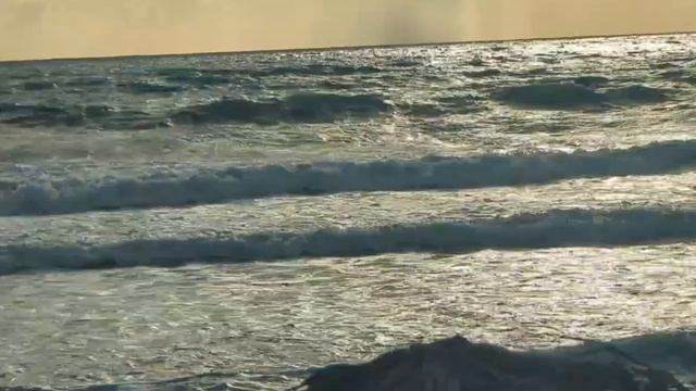 Пляж на Кипре или в Великобритании?