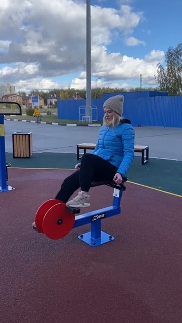 Уличный велотренажер AVU062 AVENIR sport - выполнение упражнения