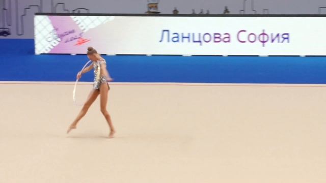 София Ланцова.Обруч