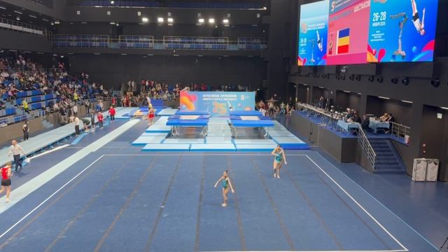 ЖП 13-19 лет, Родичева Мария и Кузенкова Виктория, ДК «Машиностроитель», Балансовое упражнение