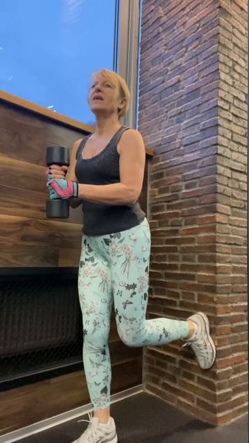 Женская тренировка в зале #маринацарева #женскаятренажерка #плечи #ноги