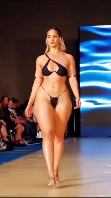 Marissa DuBois wearing IO FASHION at Fort Lauderdale Fashion Week