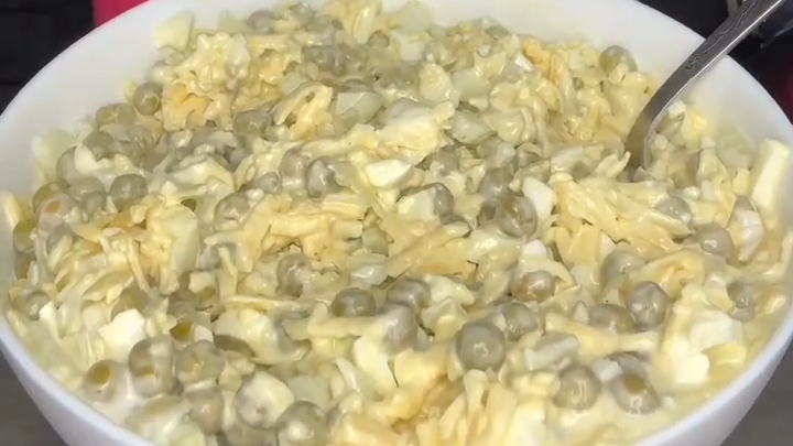 Простой и вкусный САЛАТ «Чайка»...🥗🥫😋