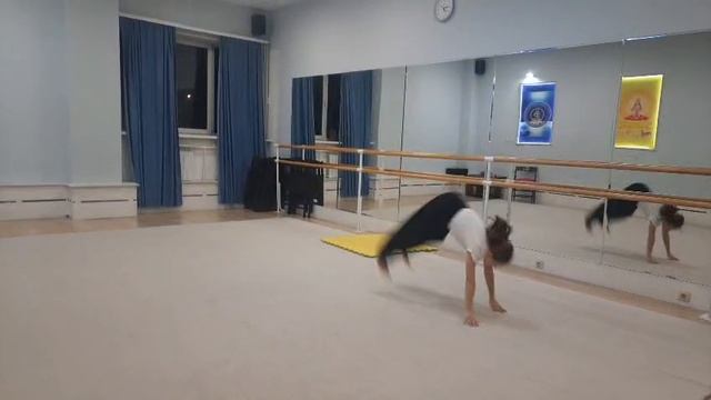 Акробатика. Тренировка подростков