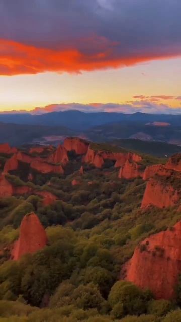 Лас-Медулас,  замечательная достопримечательностей Испании@https___t.me_c_1163478947_21890