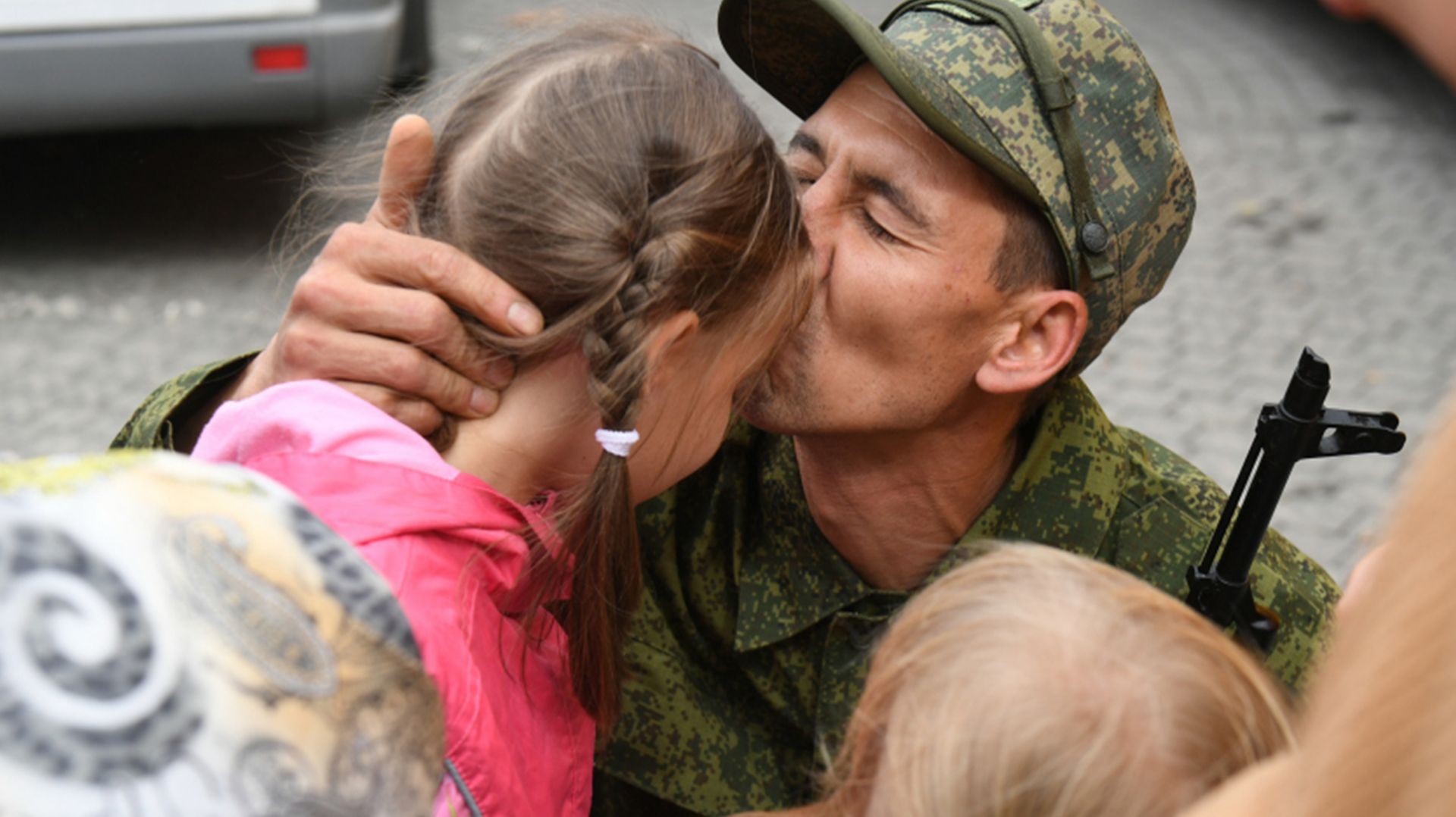 "Дочери. Лето 2014 г." (Коренблит - Халабузарь) из Вок. мегац. "Помним: вы победили и мы - победим!"