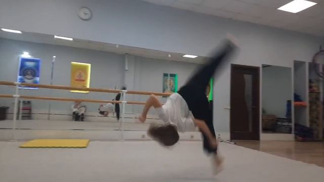 Акробатика - на тренировке