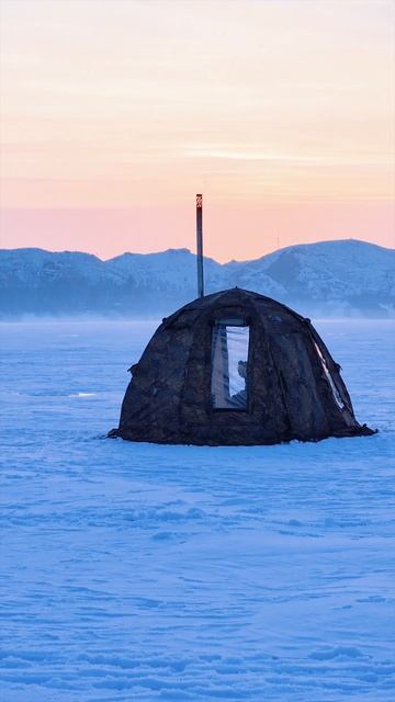 Тишина. Лёд. И предвкушение поклёвки.
