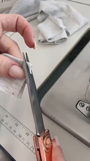 Секрет швеи. Декор футболки.