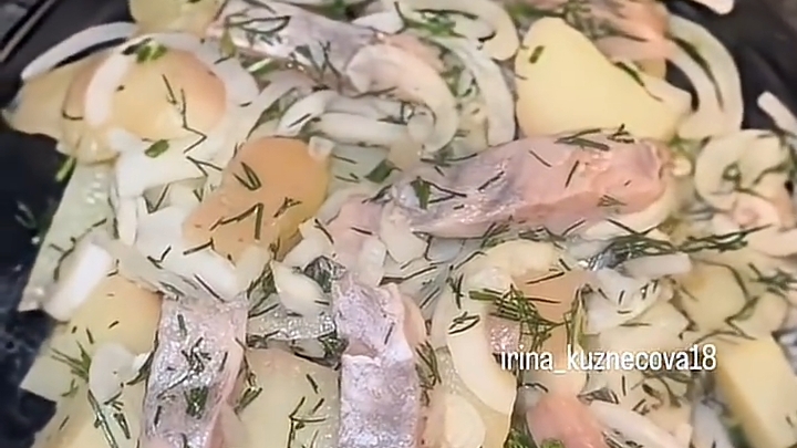 Вкусный САЛАТ на скорую руку...🥗🐟😋