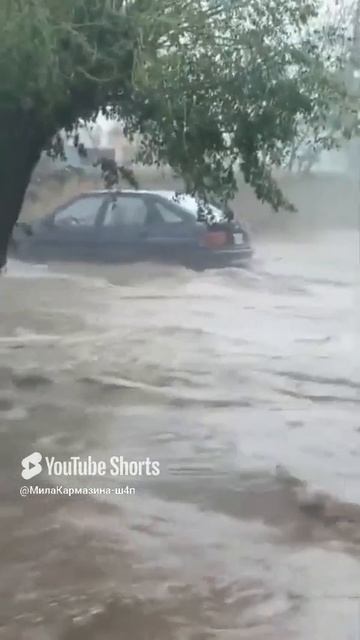 Ливневый паводок 2 декабря в Улапесе, провинция Ла-Риоха, Аргентина@https___t.me_c_1826963676_3016