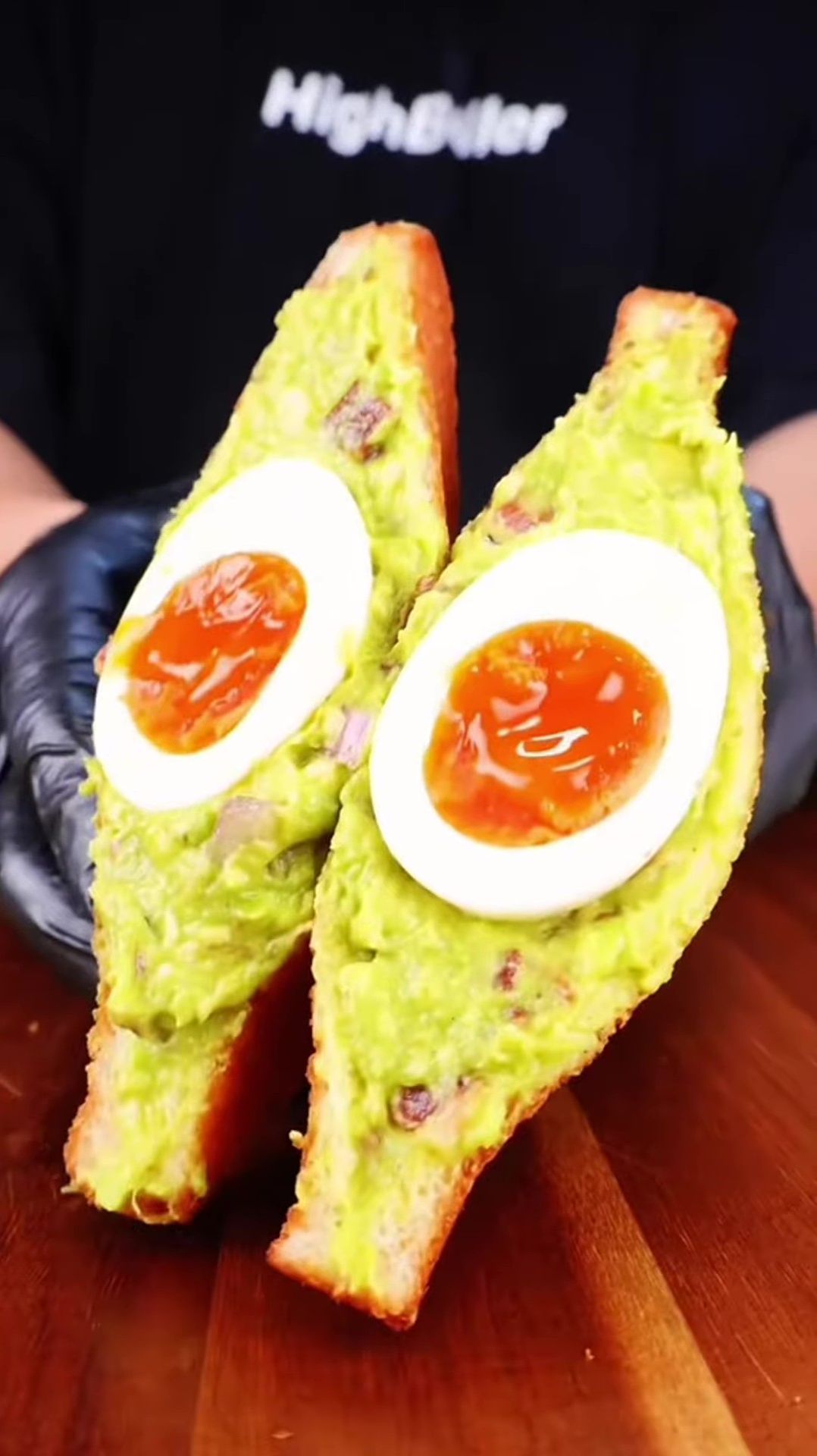 Бутерброд с мясоми яйцом, вкуснятина