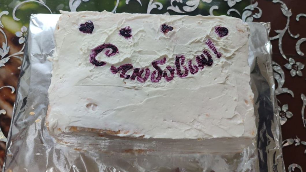 Меренговый торт с кремом «Чиз» и конфи из черники. Меренговый торт в домашних условиях.Очень вкусно!