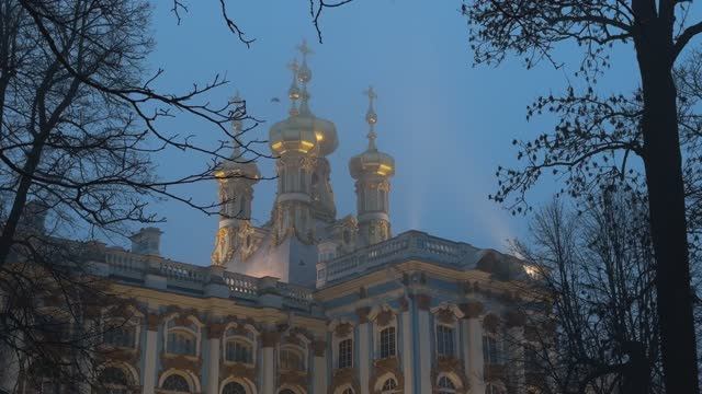 Пушкин в тумане. Царское село декабрь 2025. Санкт-Петербург.